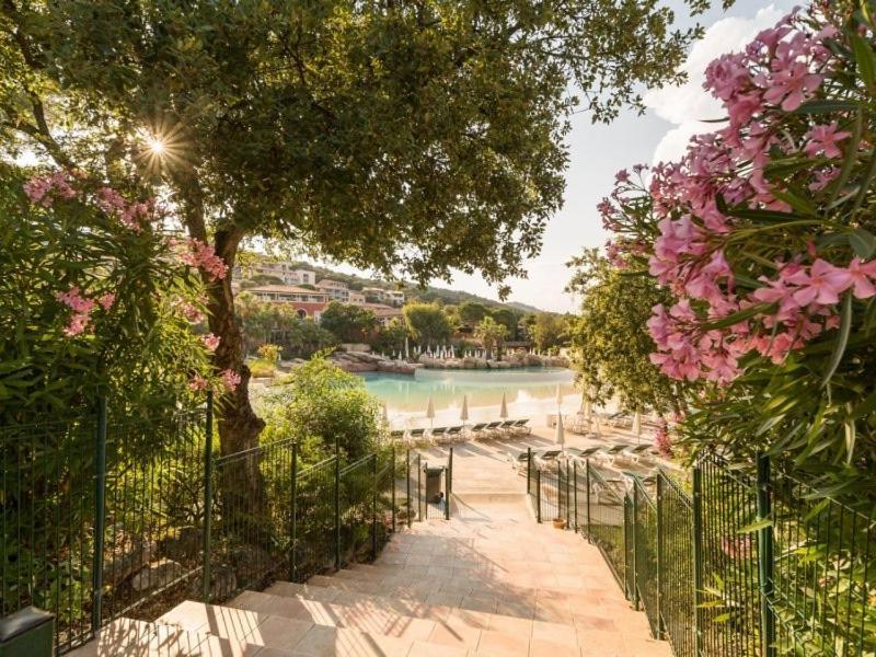 Charmant Appartement Village Restanques De Saint Tropez Grimaud Exterior photo